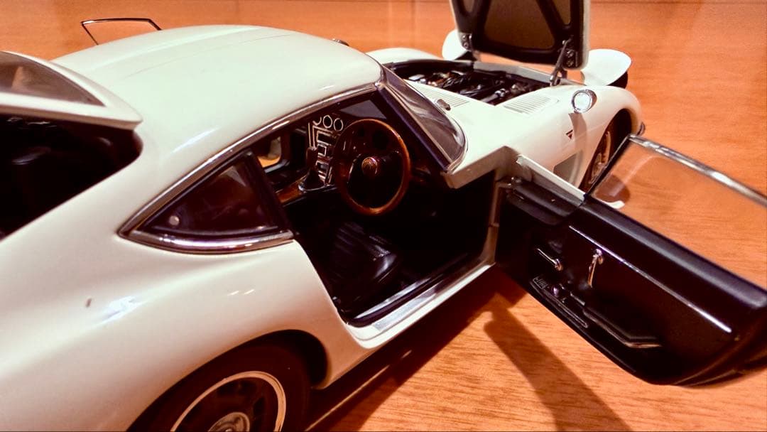 AUTOart製 トヨタ2000GT 1/18