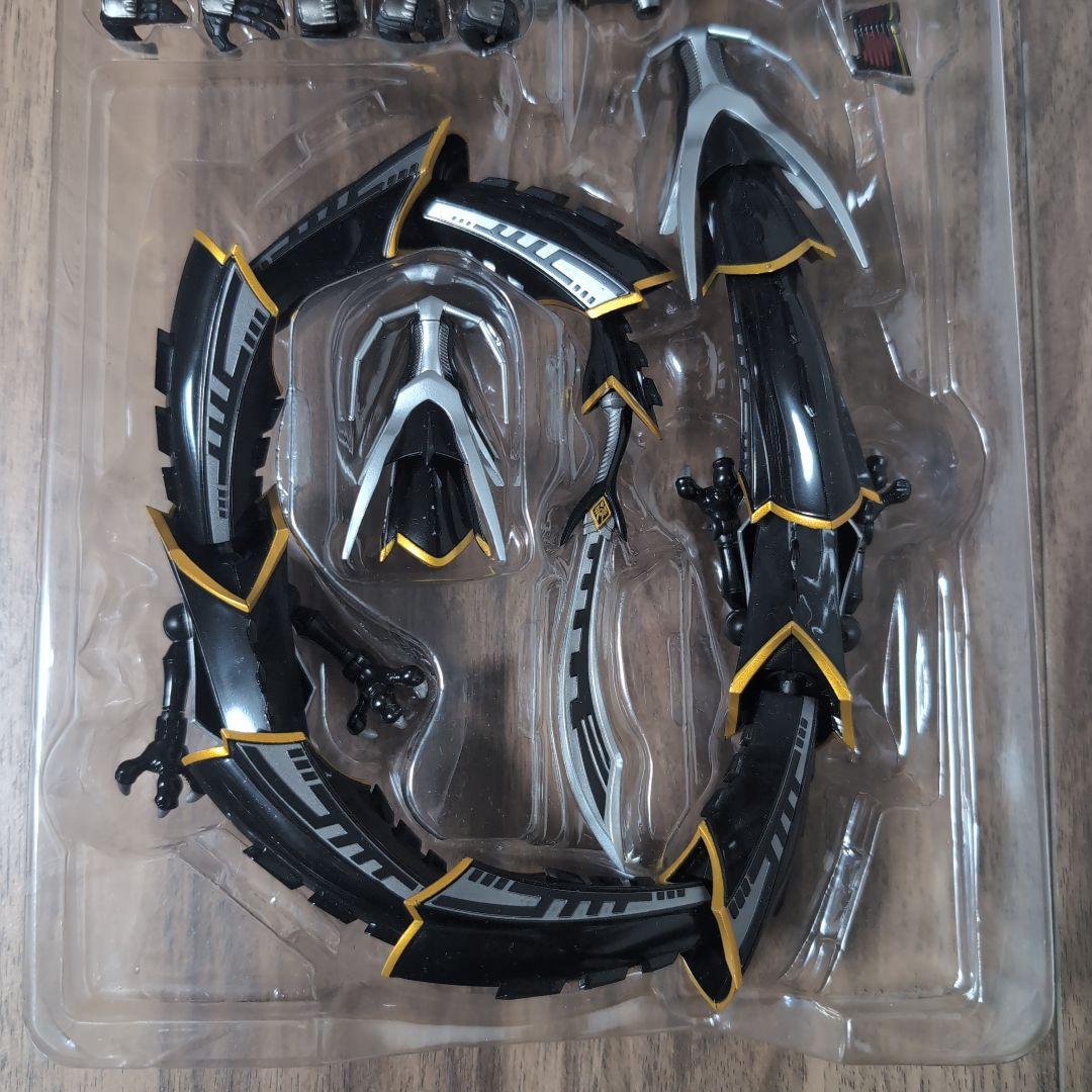 Figuarts フィギュアーツ 仮面ライダーリュウガ ドラグブラッカー