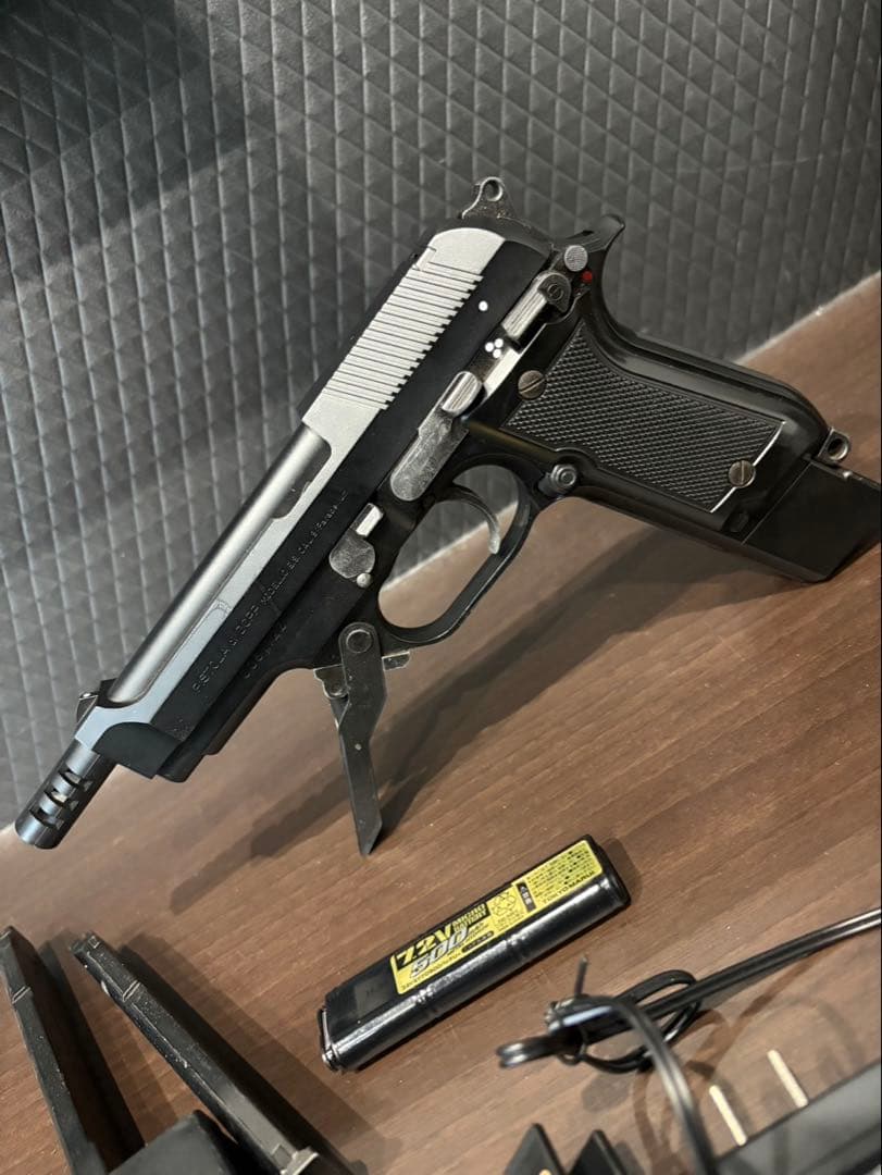 東京マルイM93R電動ガン18歳以上ハンドガン最終値下げ