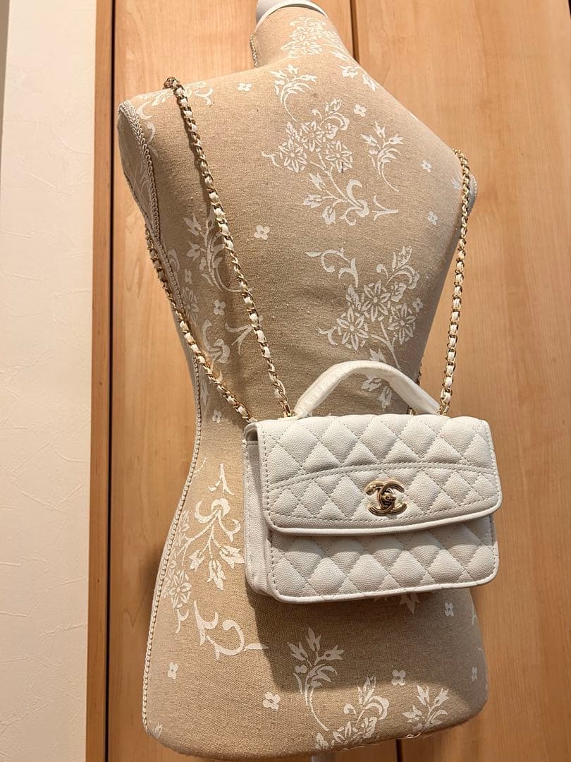 新品未使用✴︎CHANEL ノベルティ　白　ホワイト 3way キャビアスキン