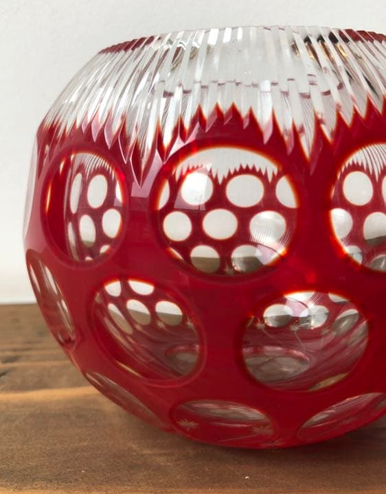 品番g-0765 赤被せガラス　切子　丸型花器　アンティーク　大正ロマン