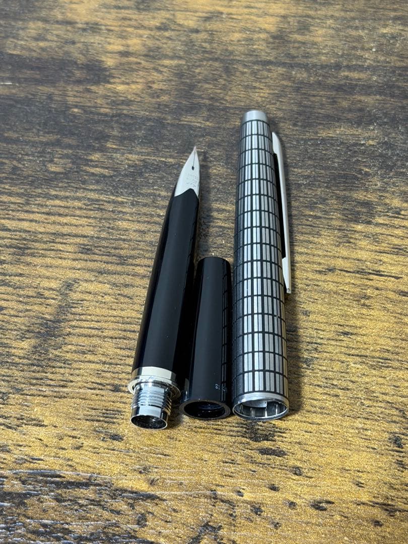 筆記確認&洗浄済　1977年製　蝕刻　エリート　18金　F パイロット　万年筆