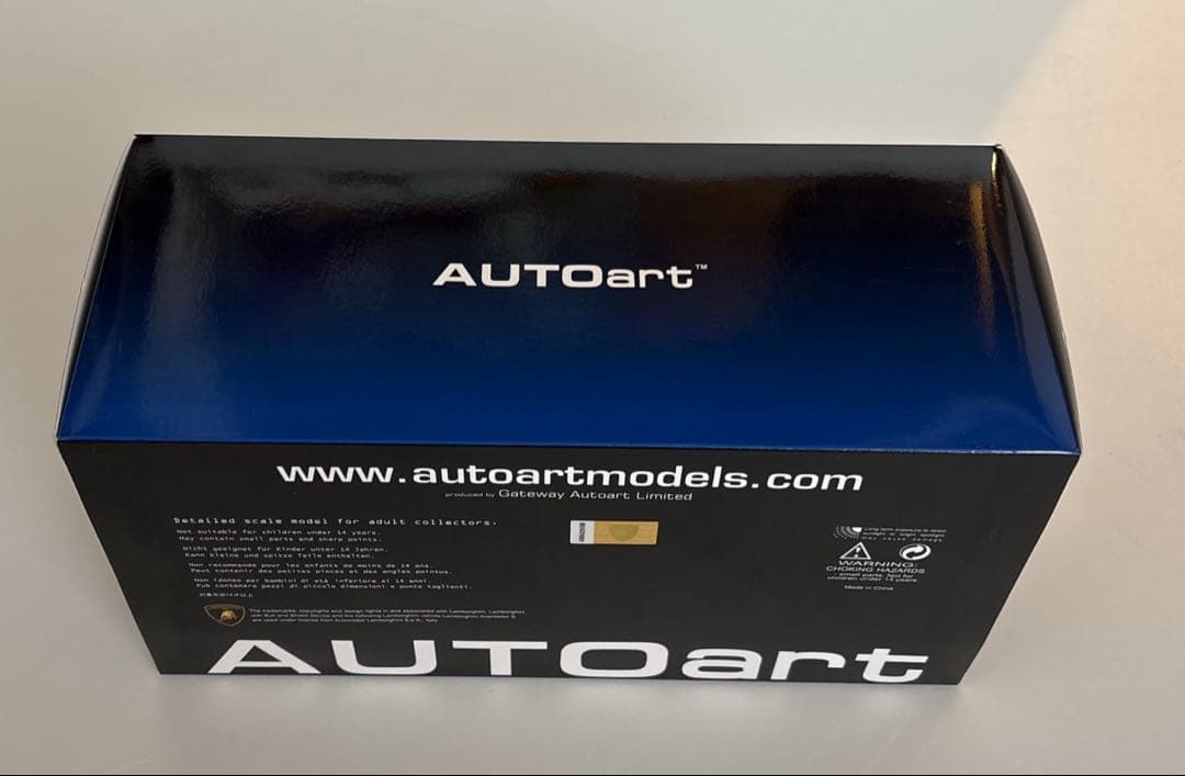 オートアート ランボルギーニ アベンタドールS 1/18