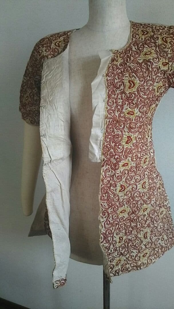 ボリウッド衣装　アンティーク　シルクの刺繍トップス