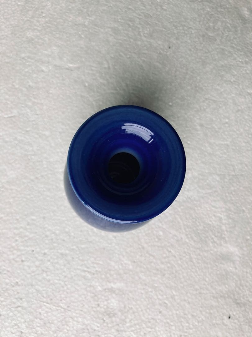 瑠璃釉花生けです。