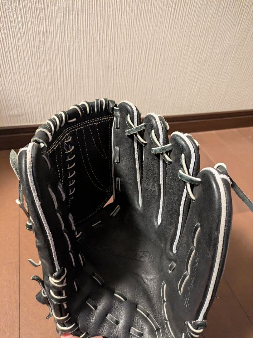 ミズノ 軟式野球グラブ右投げ投手用　グローバルエリート 11号オマケ付き