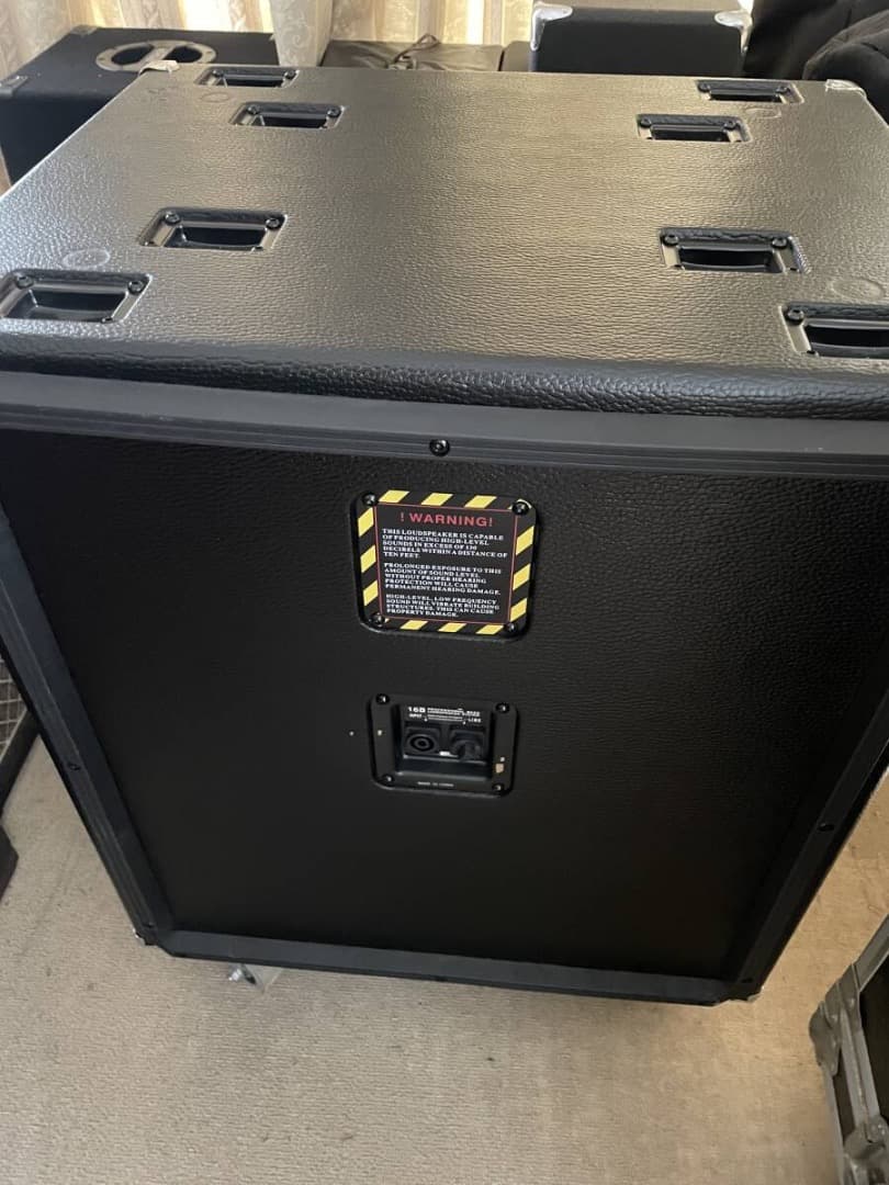 入手困難！モンスターベースキャビ！PHIL JONES BASS 16B