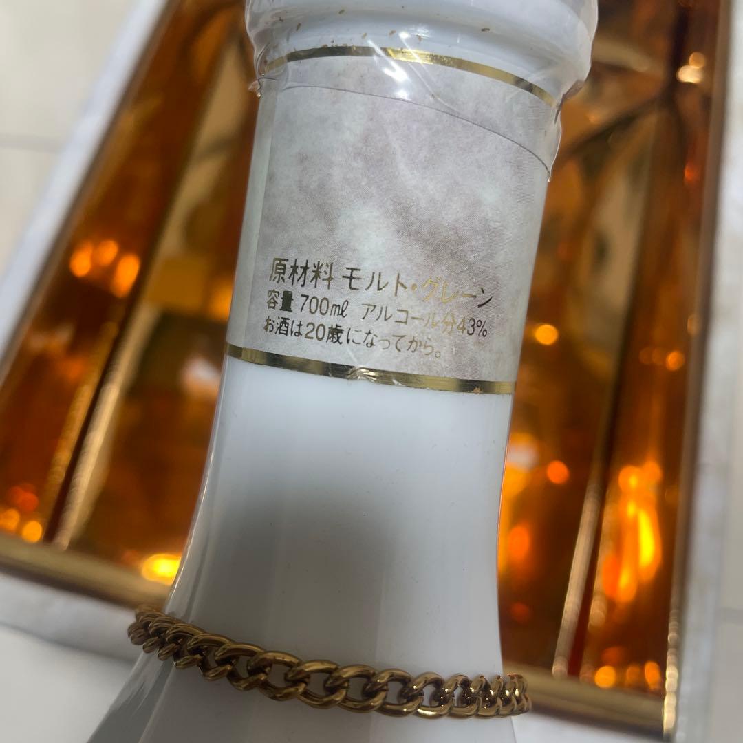 【未開栓】ニッカウィスキー　鶴　700ml 陶器ボトル　箱入り