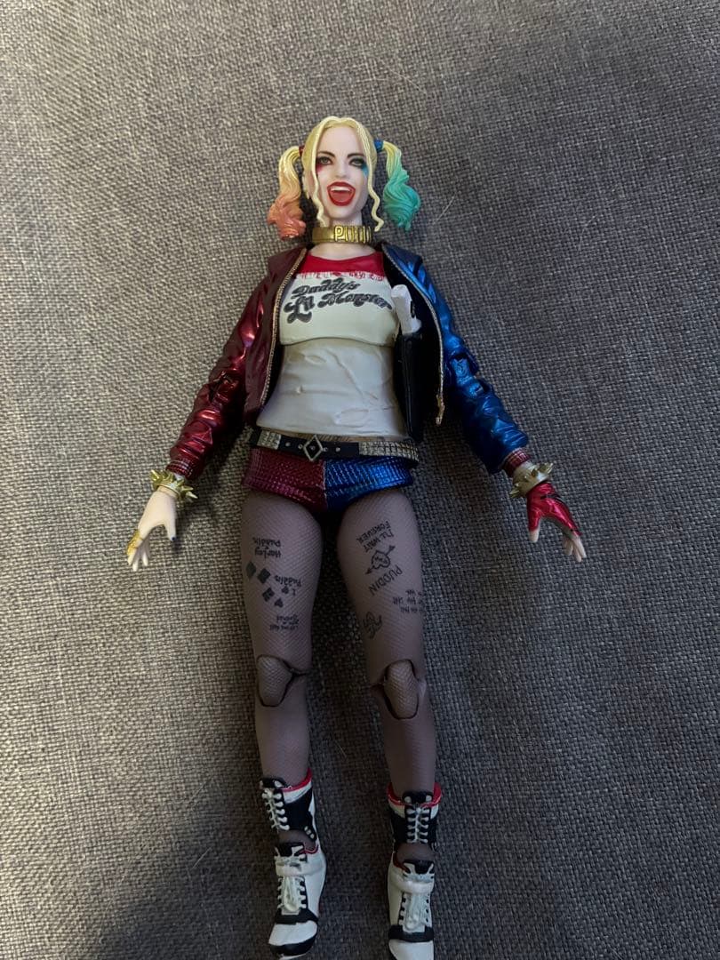 MAFEX 033 ハーレイ・クイン フィギュア