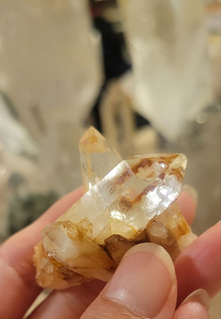 ！神聖　ヒマラヤ鉱山ガネーシュヒマール産 ヒマラヤ水晶ポイント 虹あり