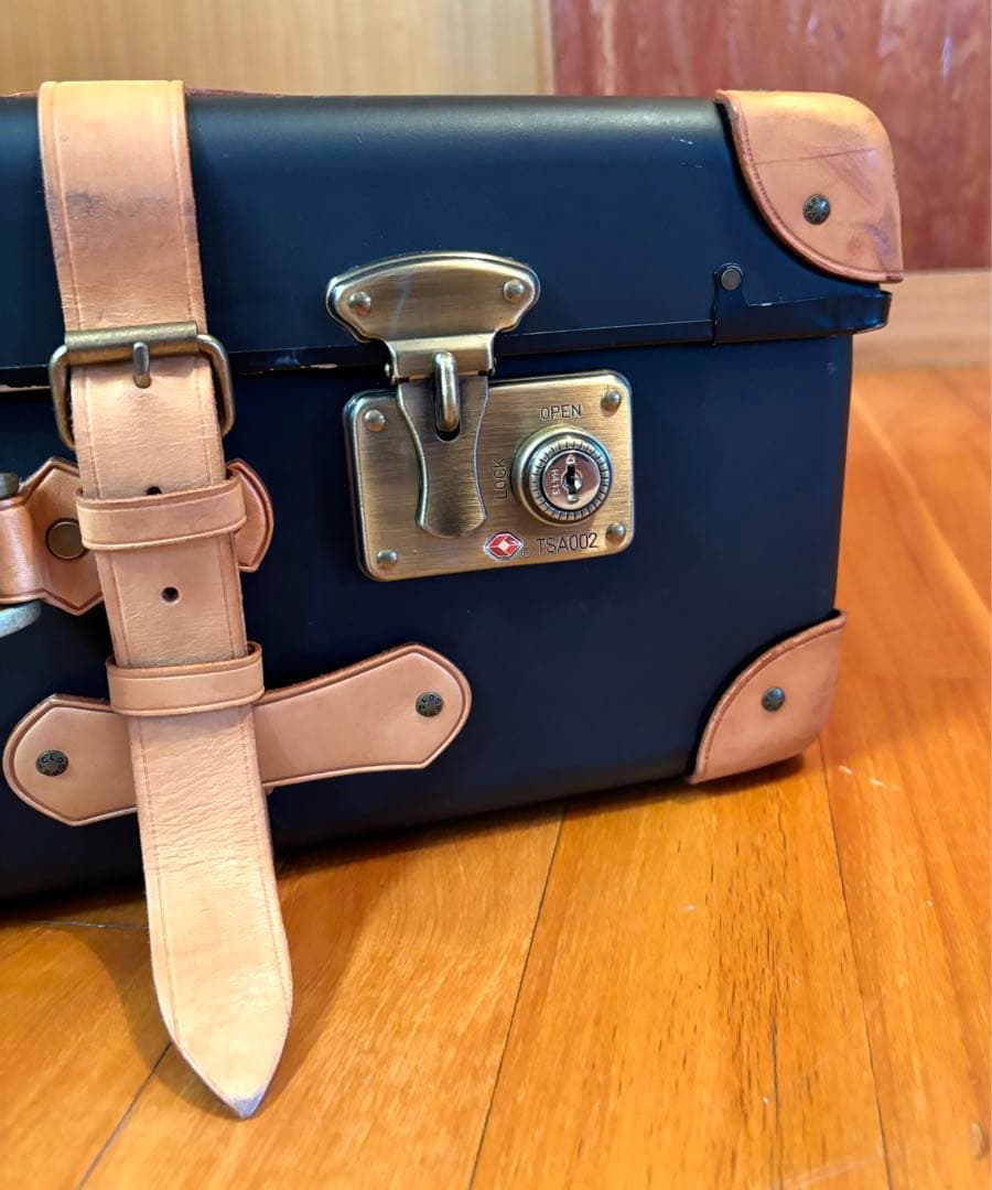 【廃盤】TRIO スーツケース/キャリーケース CLOONEY ベルト付 日本製