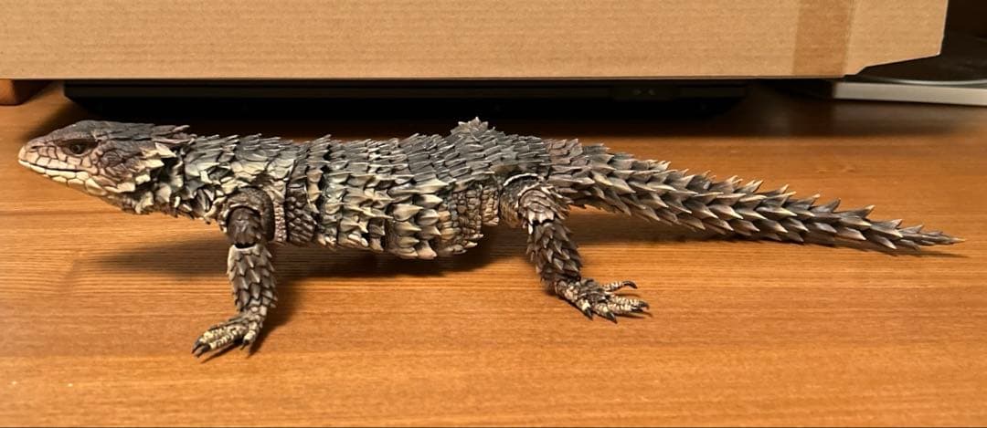 いきもの大図鑑　アルティメット　 オオヨロイトカゲ