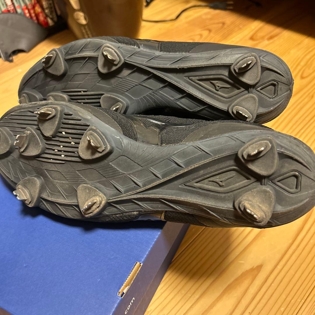 Mizuno ブラックスパイク ゴールドロゴ