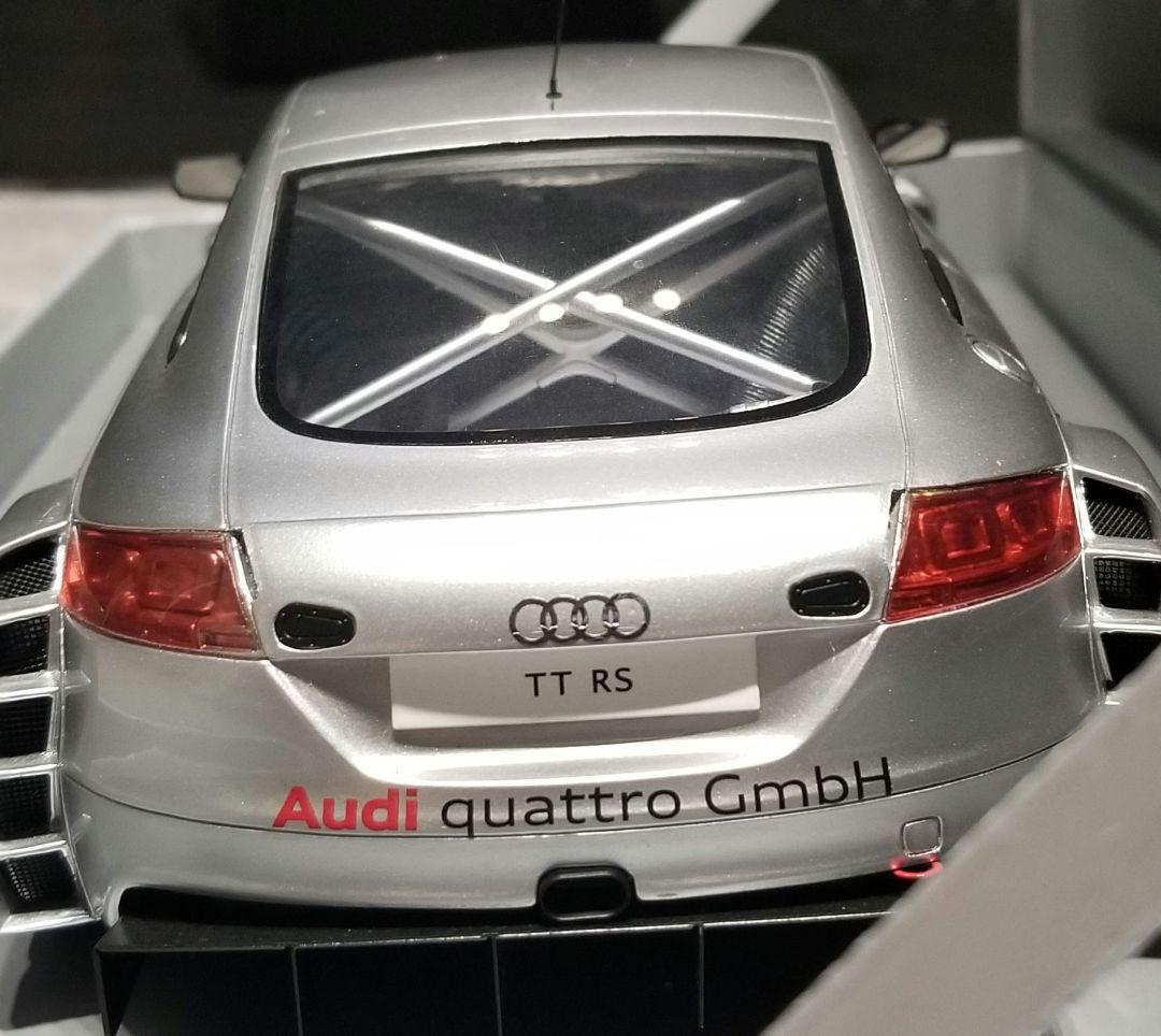 【激レア】1/18 スパーク　ディーラー特注　AUDI TTRS 2011