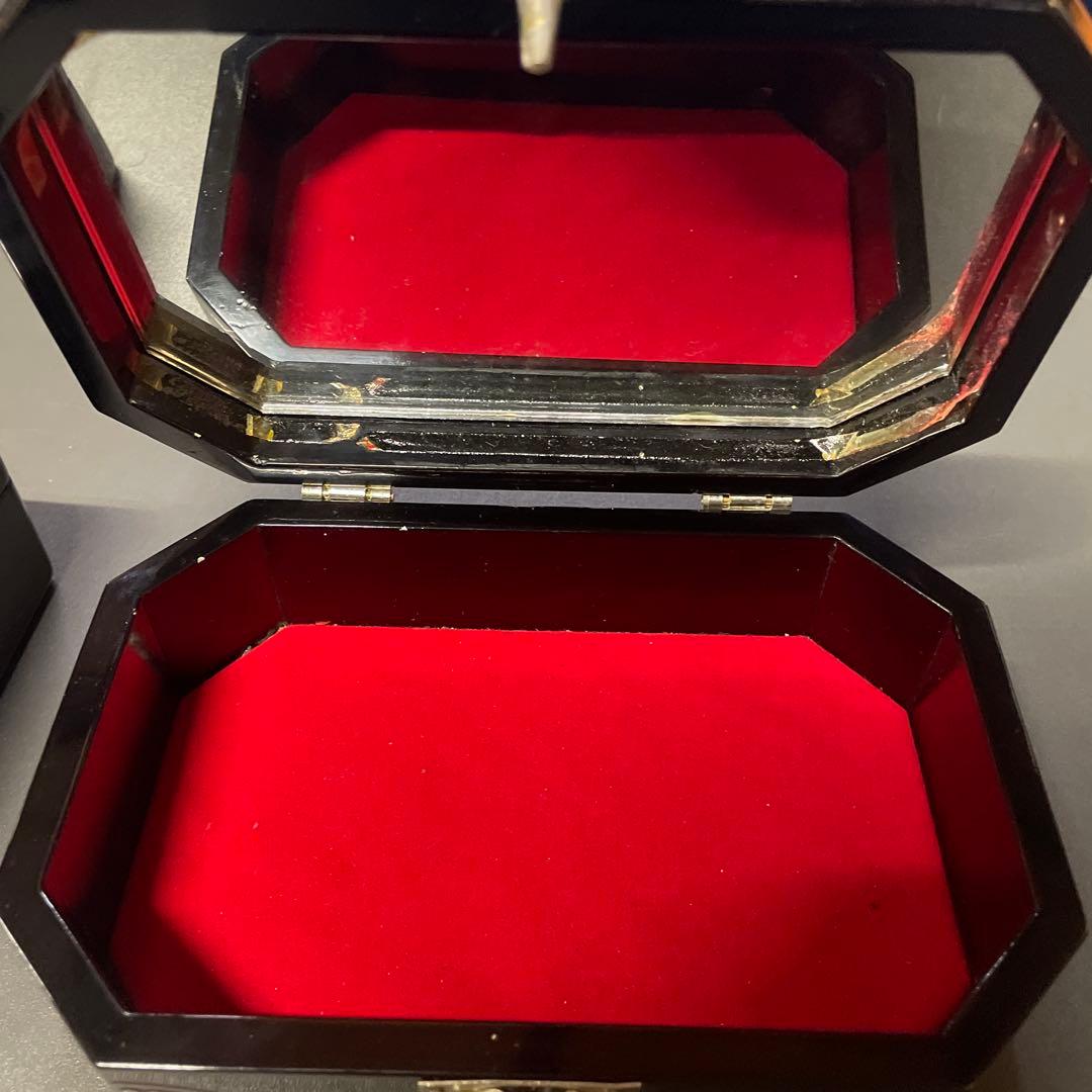 漆器箱 黒と赤の象嵌細工 小型