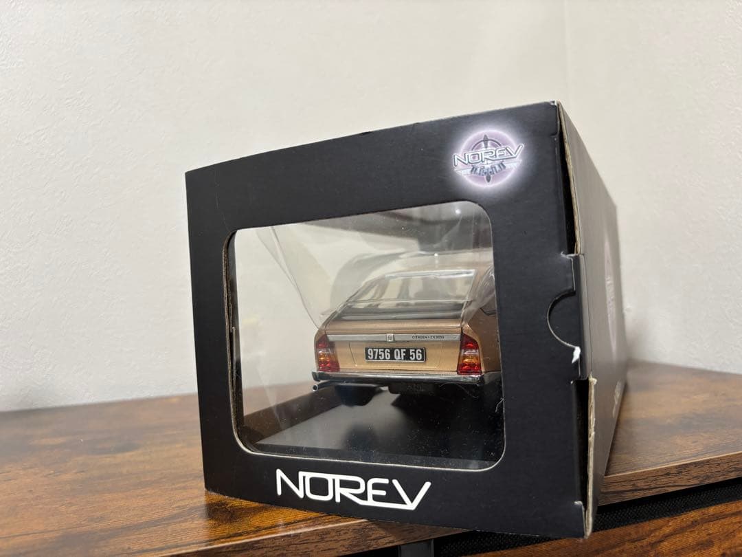 ノレブ　シトロエンCX2000 1/18 ミニカー