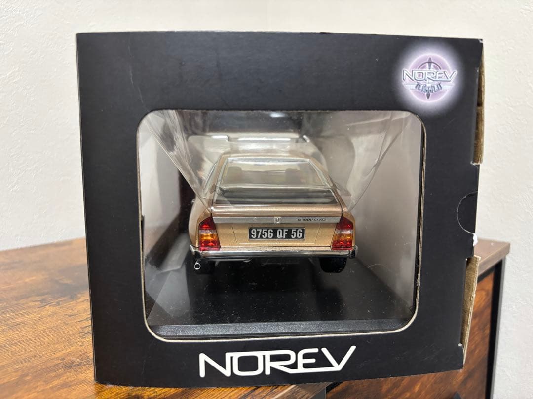 ノレブ　シトロエンCX2000 1/18 ミニカー