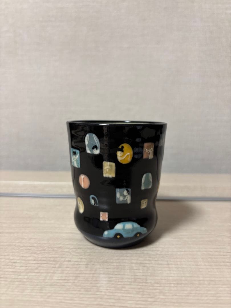 新品 希少 フジタチサト（現スナフジタ）湯呑み 黒背景 窓 人物 動物 車