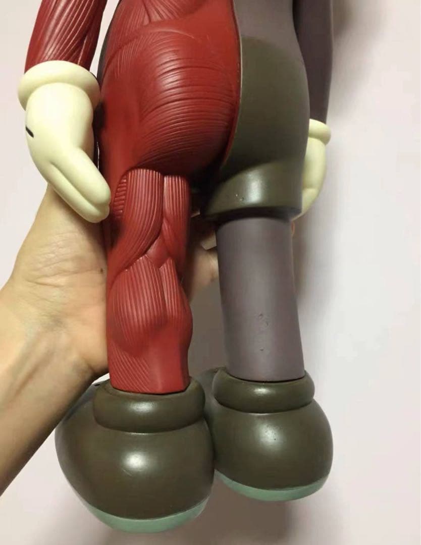 KAWS COMPANION セミ解剖バージョン（2006年版）