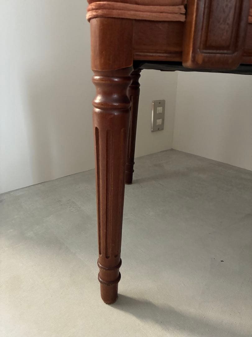 職人仕事が美しい　アンティークチェア　ピンク　ビンテージ　マルニ木工