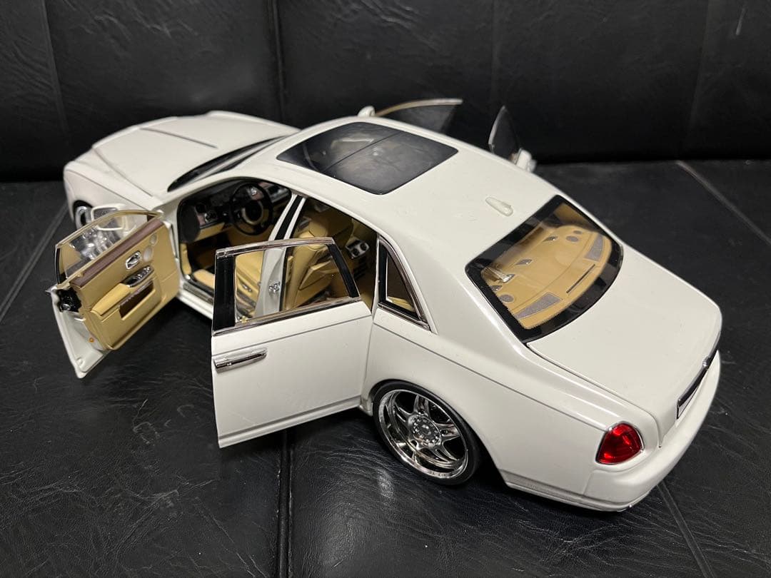 ロールスロイス　ゴースト　1/18