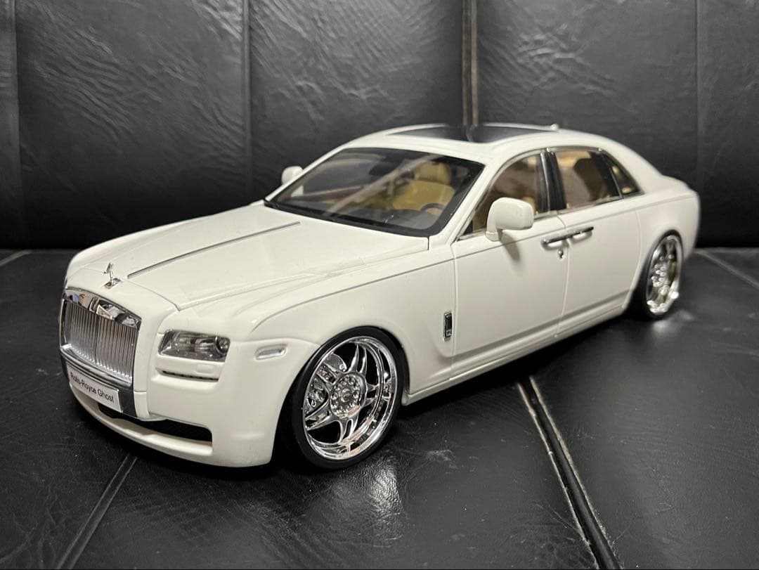 ロールスロイス　ゴースト　1/18