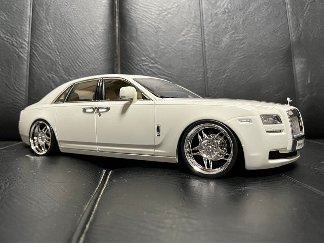 ロールスロイス　ゴースト　1/18