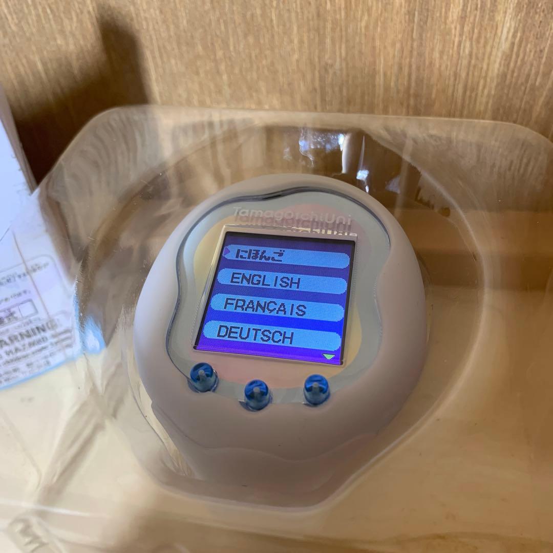 Tamagotchi Uni プリズムホワイト　たまごっち