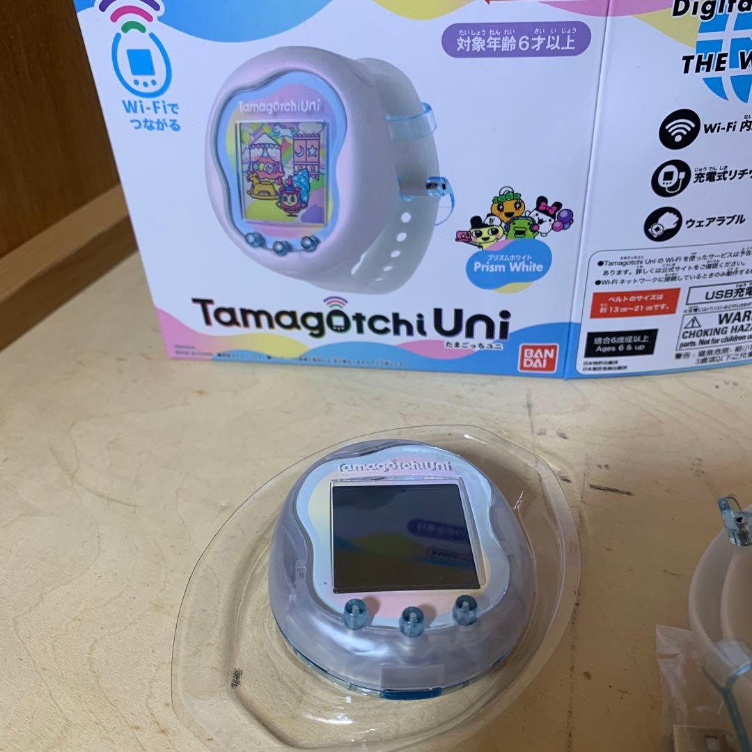 Tamagotchi Uni プリズムホワイト　たまごっち
