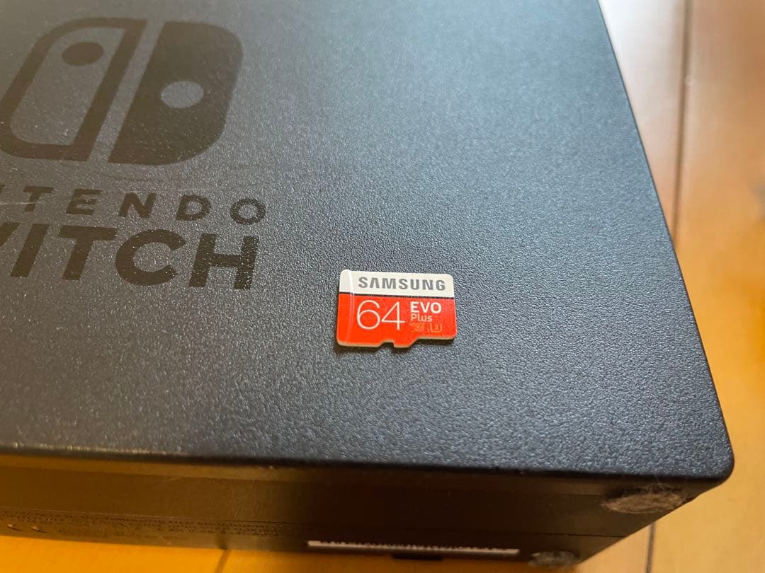 Nintendo Switch 本体 64GB microSDカード付き