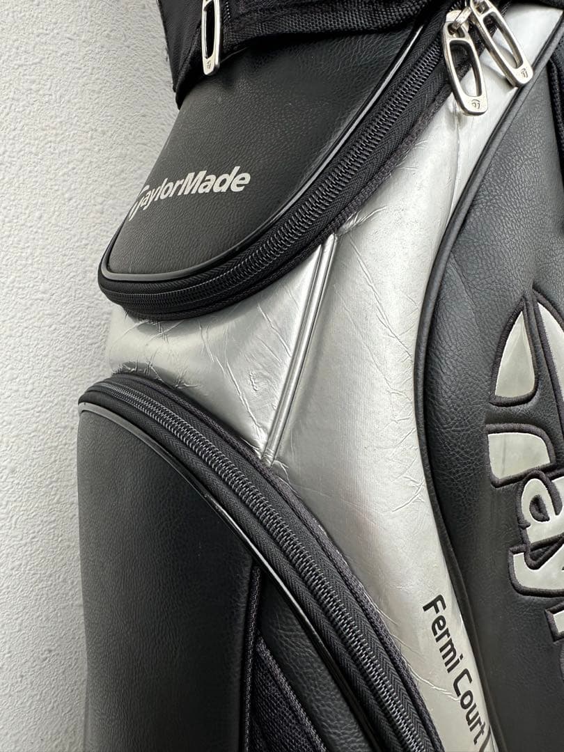 おまけクラブ付き　TaylorMade キャディバッグ 黒 自立型