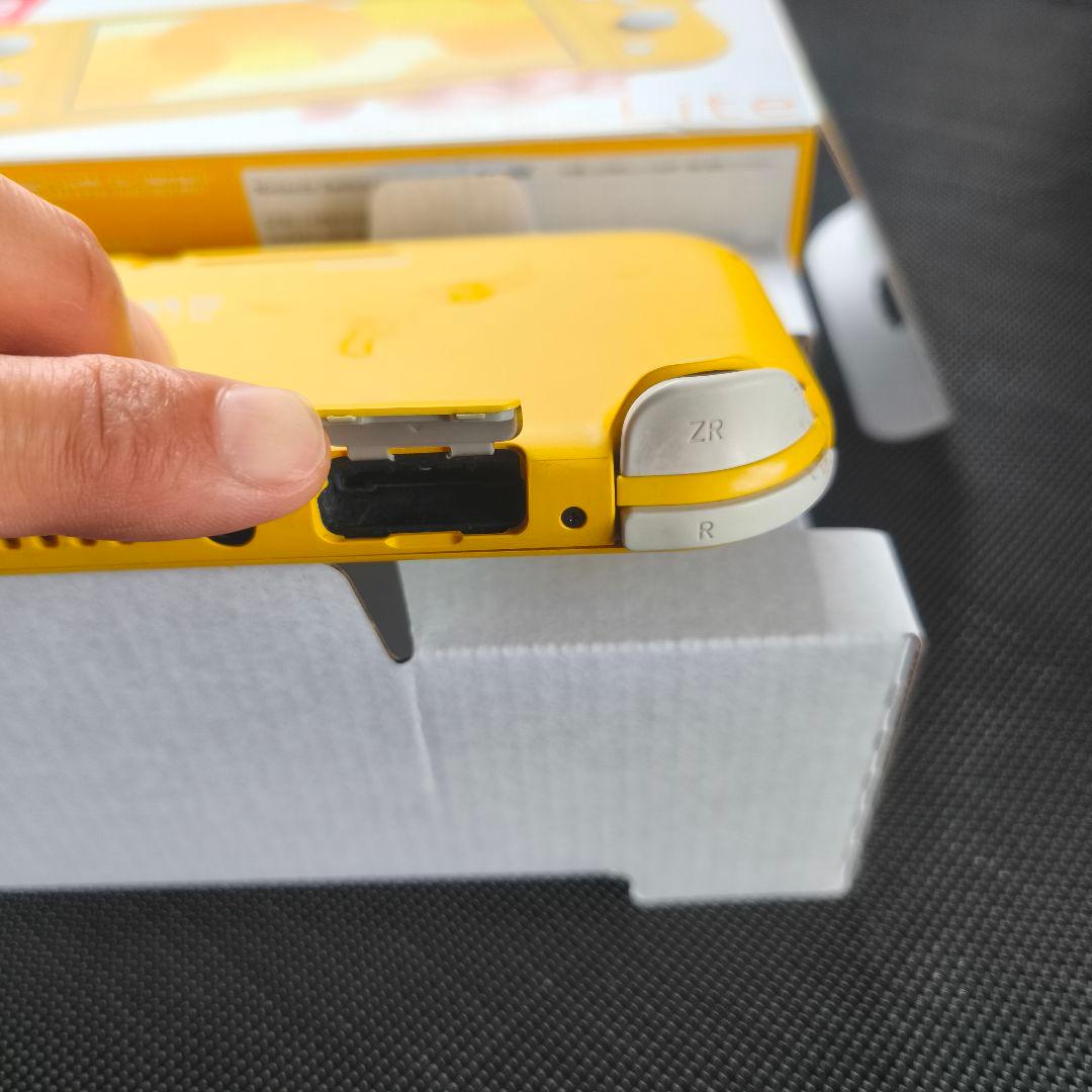 ニンテンドースイッチ ライト イエロー 初期化済み ジャンク品