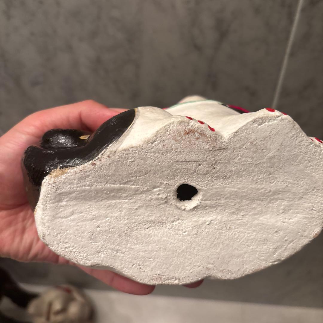 アンティーク大正から昭和　郷土玩具 手描きの瞳やまつ毛、前掛けが美しく芸術的な犬