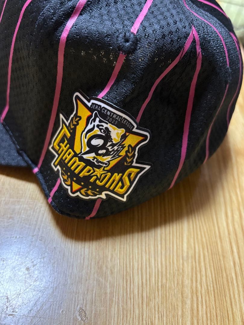 【新品未使用】タグ付き　優勝記念　阪神タイガース　2025年公式キャップ