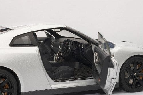 日産★GT-R★オートアート★ミレニアム★リミテッドエディション★２０００個限定