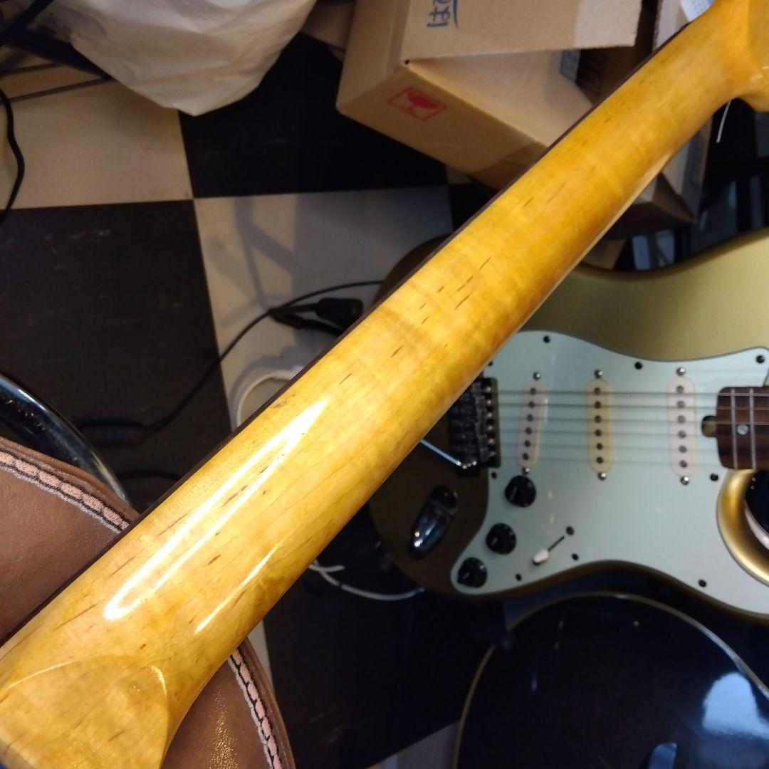 ストラトタイプ…エレキギター！スクワイヤＰＵ搭載！値下げ…