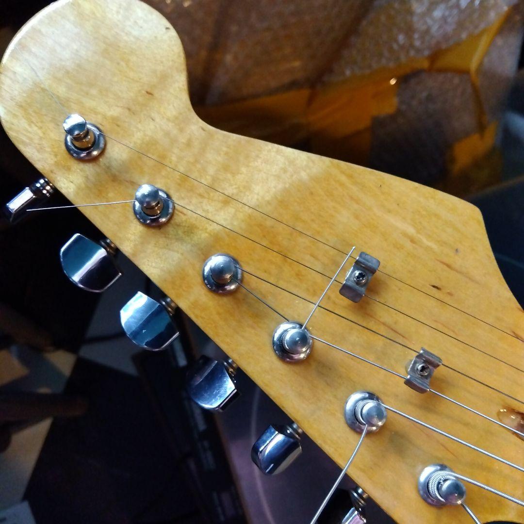 ストラトタイプ…エレキギター！スクワイヤＰＵ搭載！値下げ…