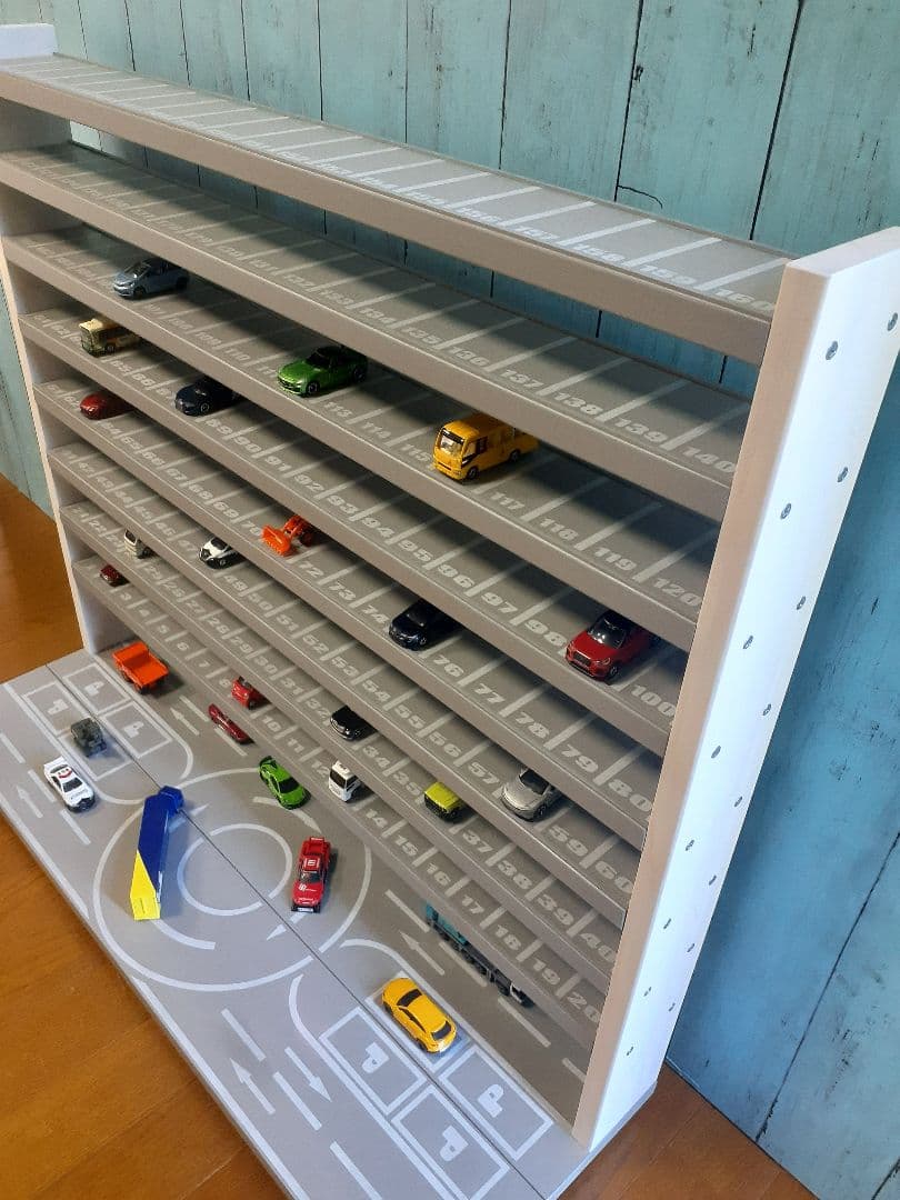 moon11段200台1枚板ヘリポート付ロータリー交差点付き