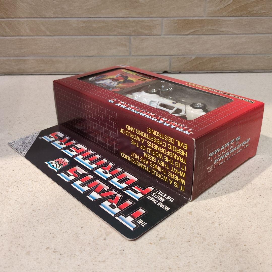 トランスフォーマー　復刻版　サイバトロン　クランプダウン e hobby 限定