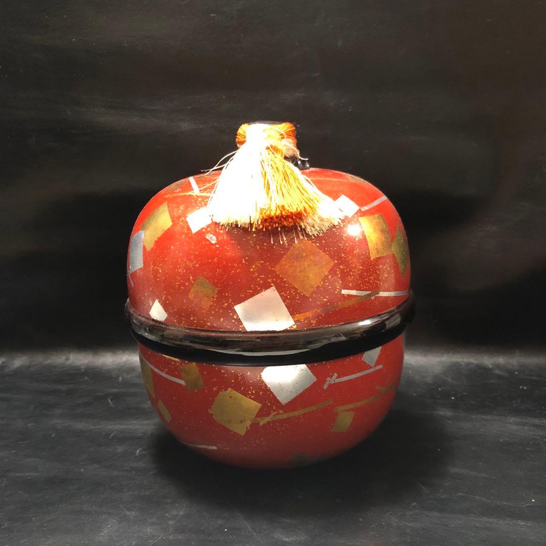 美しい古美術品◼️蔵から雅な美しい漆塗りの特大サイズの丸い入れ物が出て来ました。