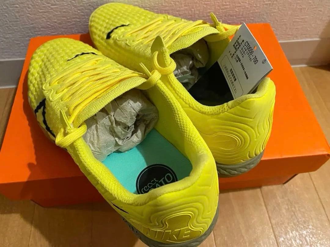 Nike リアクトガト　フットサルシューズ　25.5cm