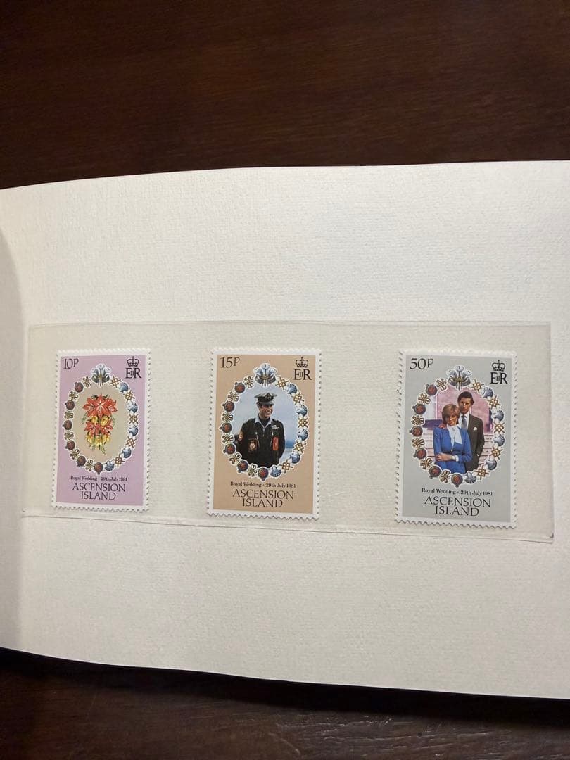 英国王室チャールズ皇太子 ダイアナ妃 ご結婚記念切手&クラウン貨