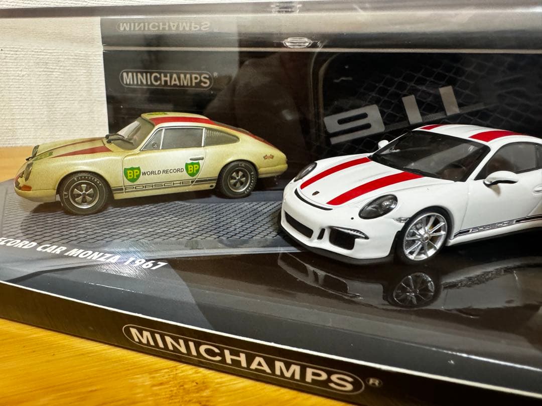 【MINICHAMPS】限定499台 Porsche911R 2016/1967