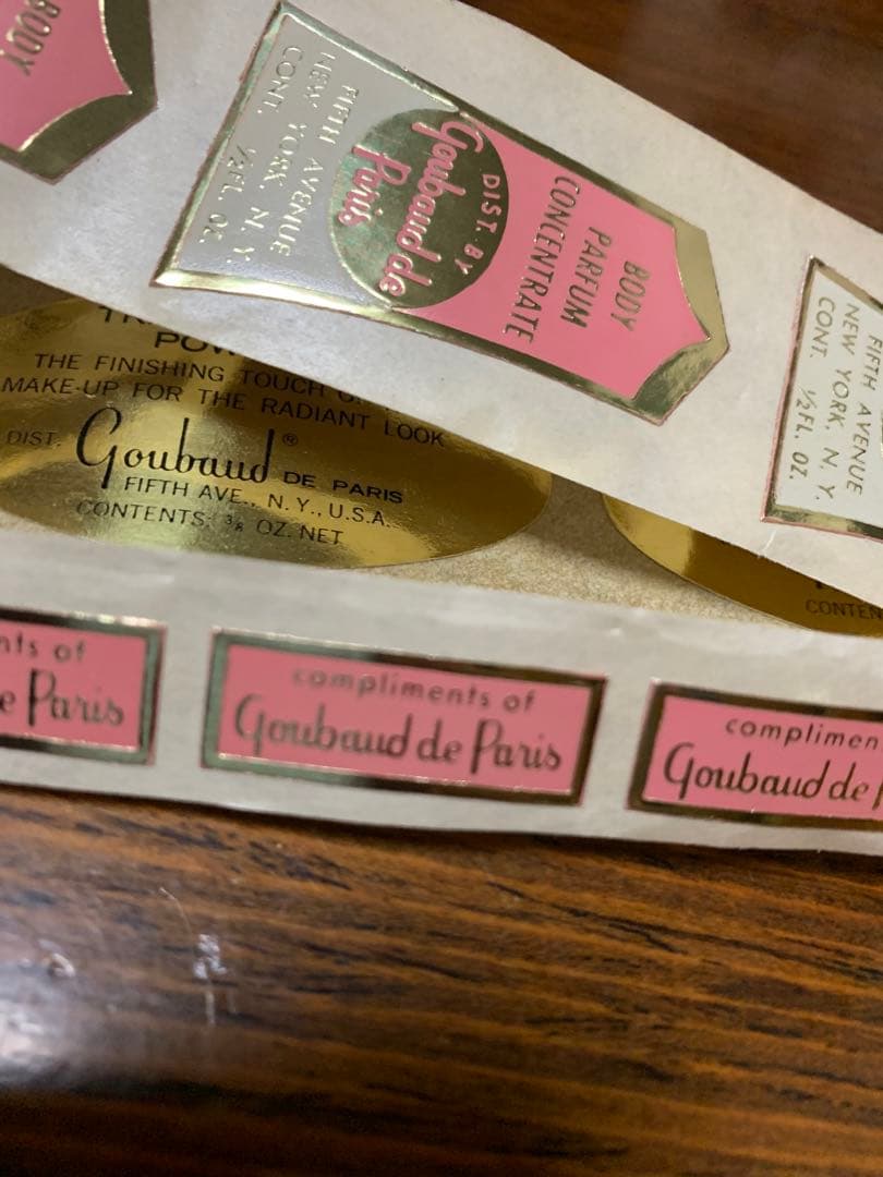 海外紙物　アンティーク　Perfume ラベルステッカー　3種　大量　300枚