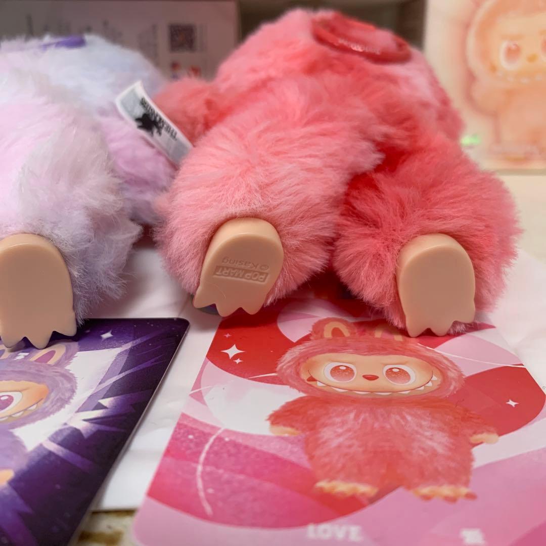 POP MART Big into Energy ぬいぐるみペンダント ラブブ