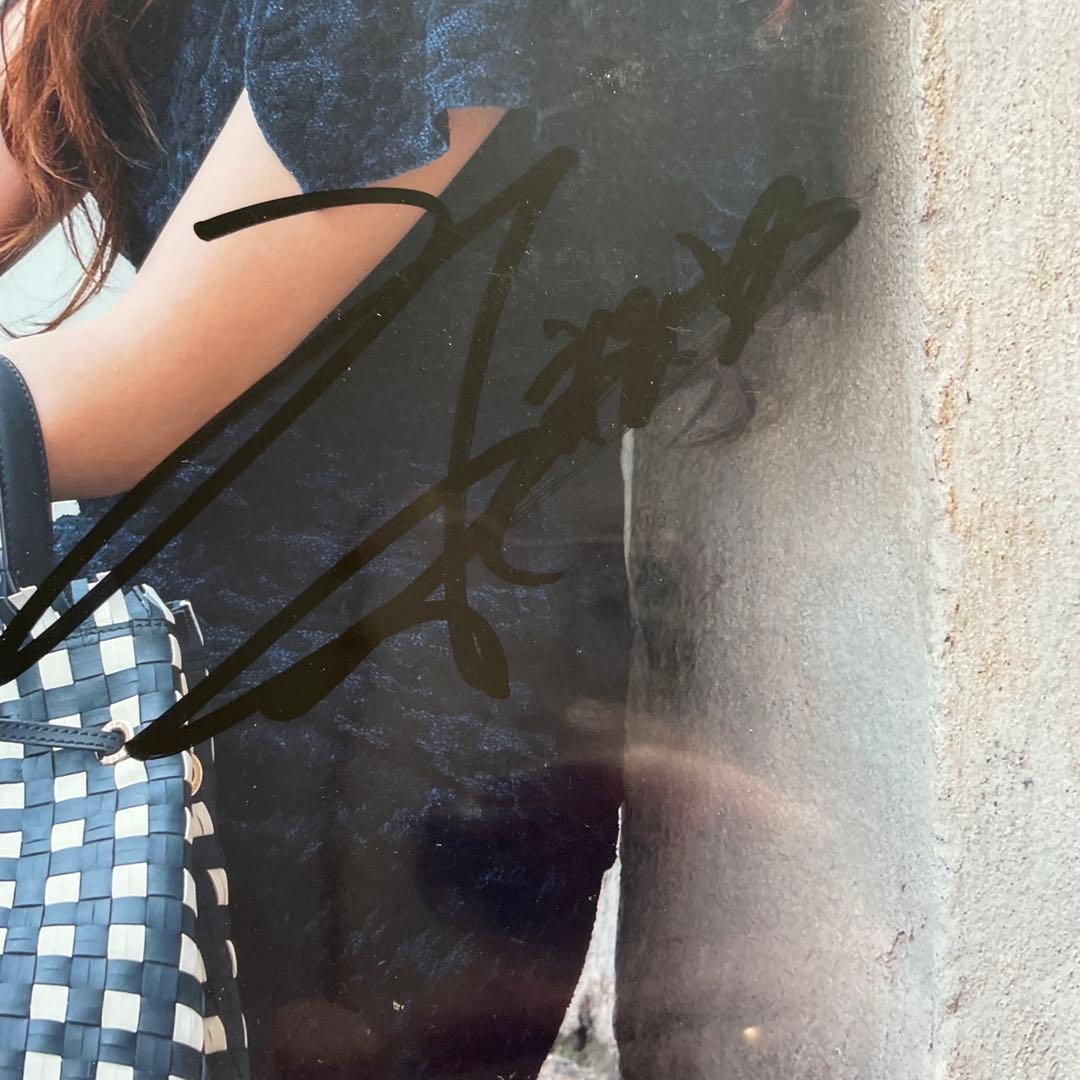 KARA 　ク　ハラ　直筆サイン入り（証明書つき）　ポートレート