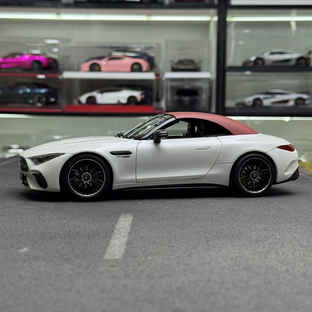 新品　AMG SL63 1/18 ミニカー