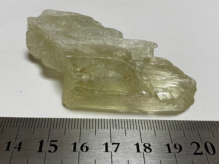 クンツァイト　81g