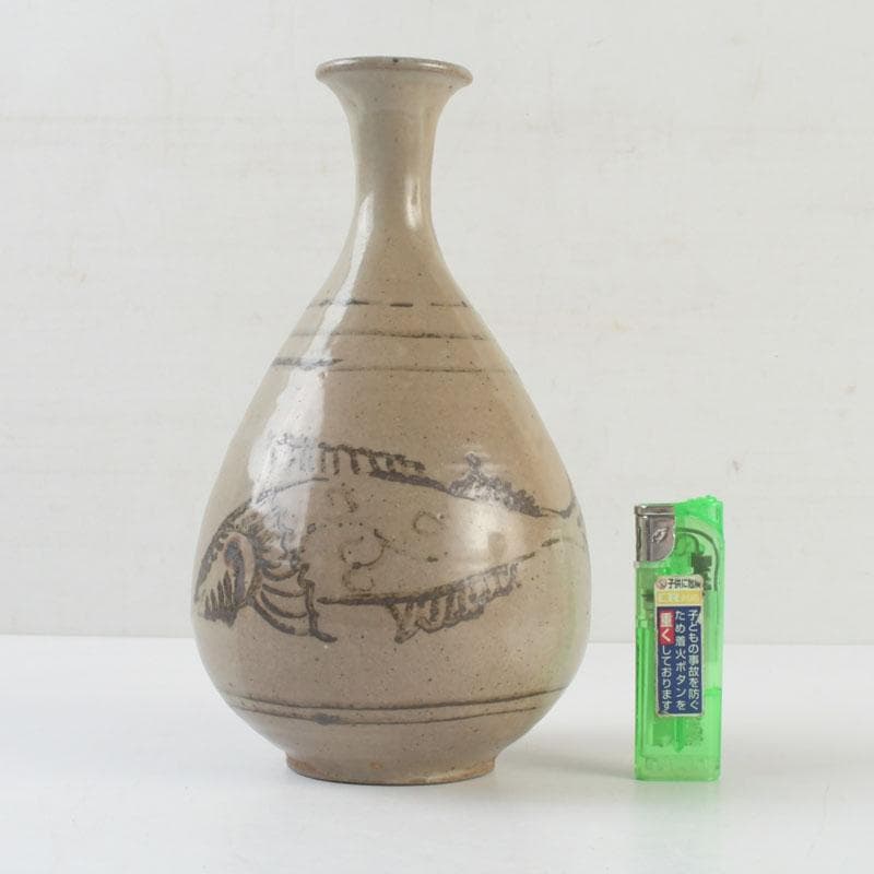 中国美術　磁州窯　鉄絵　魚藻文瓶　V　9366