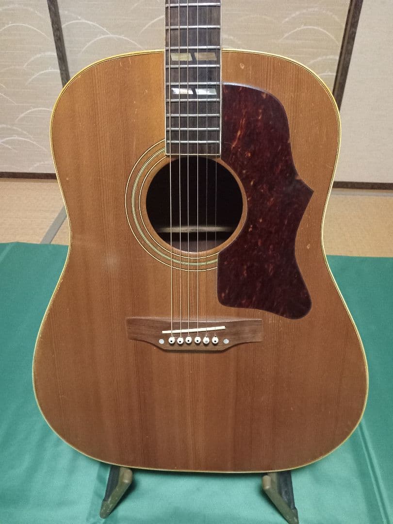 Chaki アコースティックギター